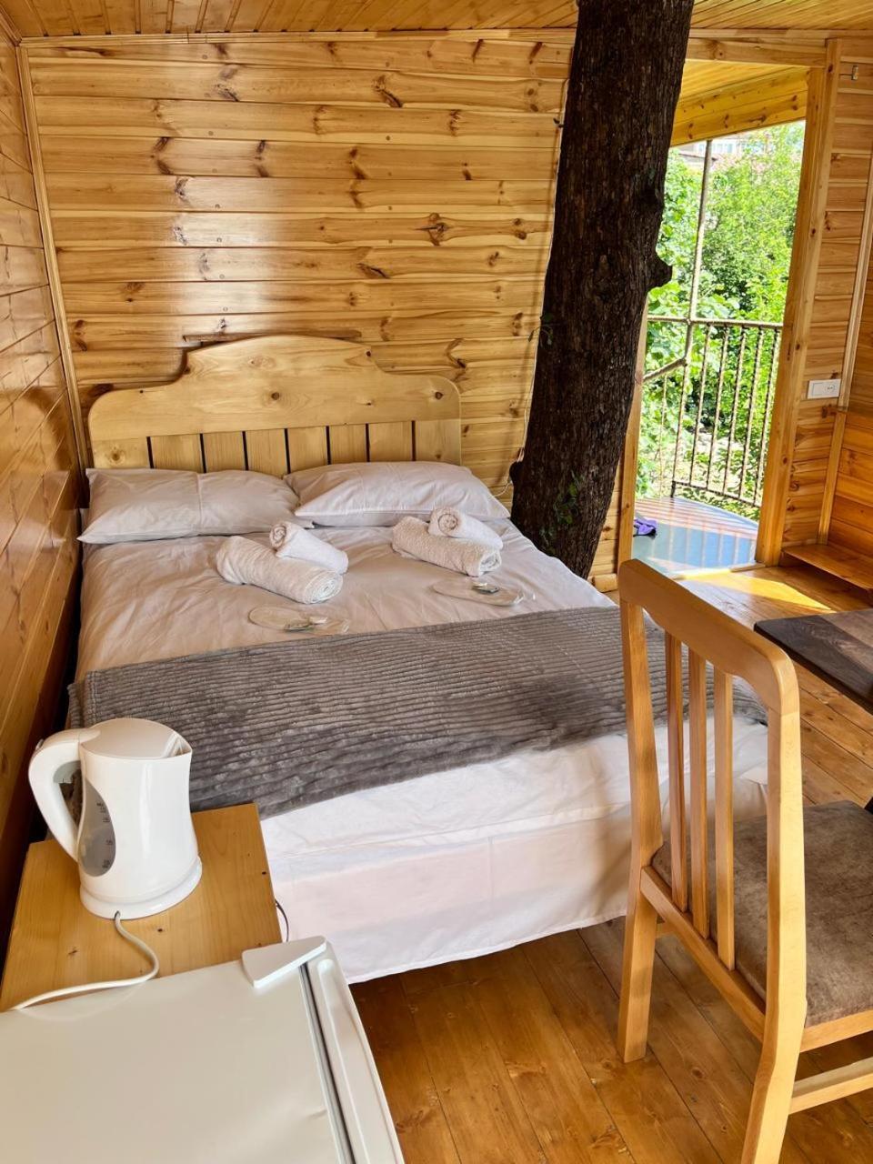 Tree House & غوريس